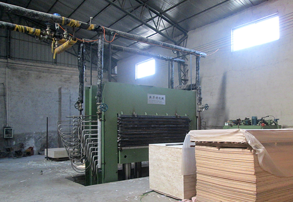 啄木鳥(niǎo)木業(yè) 生產(chǎn) 高質(zhì)量刨花板貼面